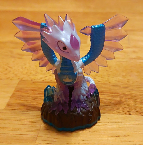 Skylanders translucent dragon - skylanders,